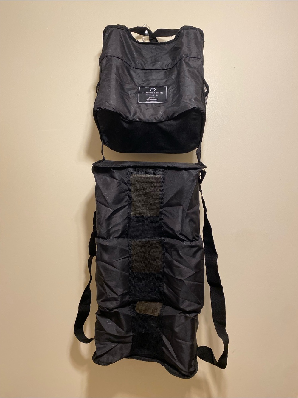 SOLGAARD  THE CHECK IN CLOSET Black Hanging Travel Organizer for Suitcase - Picture 3 of 5